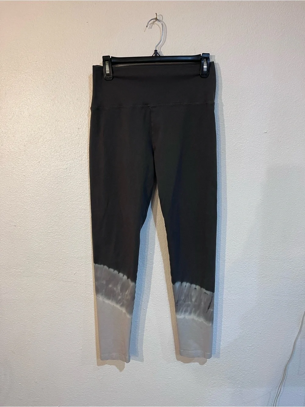 OFFLINE by Aerie OG High-Waisted Leggings Charcoal Grey Dip Dye Hem Size Large